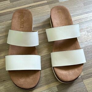 XOXO Sandals 8
